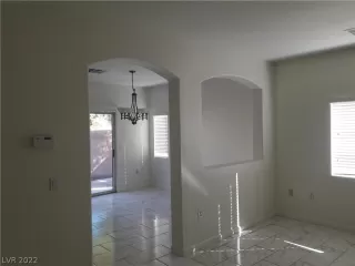 Photo #6: 2371999 Listing 