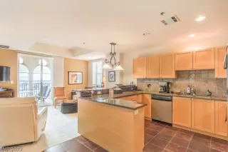 Photo #1: 2372004 Listing 