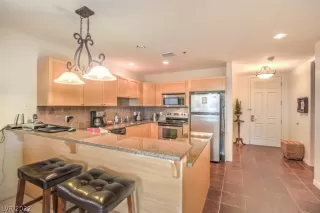 Photo #2: 2372004 Listing 