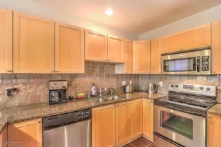 Photo #4: 2372004 Listing 