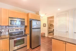 Photo #5: 2372004 Listing 