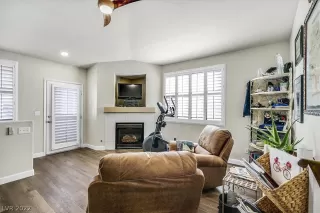 Photo #5: 2372051 Listing