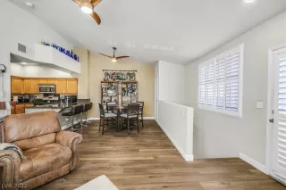 Photo #6: 2372051 Listing