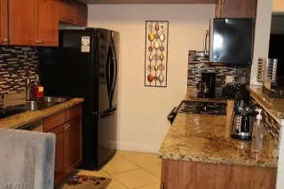 Photo #3: 2372059 Listing 