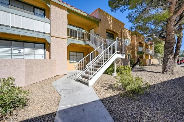 MLS: 2372111 Condo For Sale