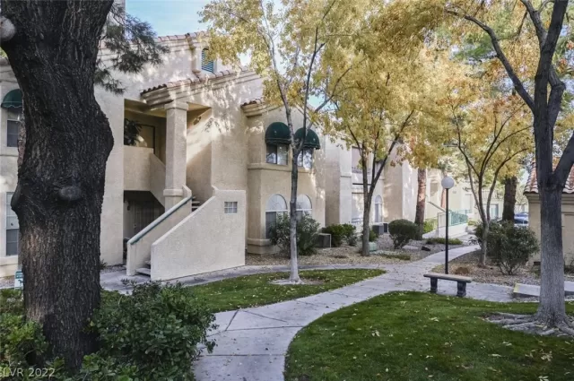 MLS: 2372120 Condo For Sale