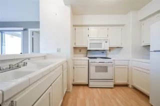 Photo #2: 2372120 Listing 