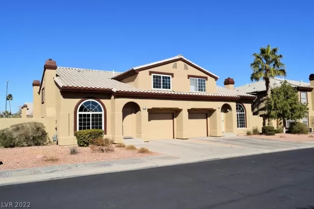 MLS: 2372121 Condo For Sale