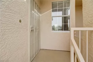 Photo #4: 2372123 Listing