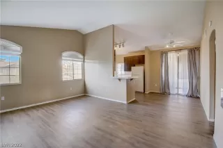 Photo #6: 2372123 Listing