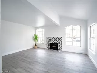 Photo #1: 2372151 Listing