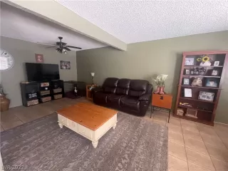 Photo #2: 2372153 Listing