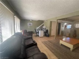 Photo #4: 2372153 Listing