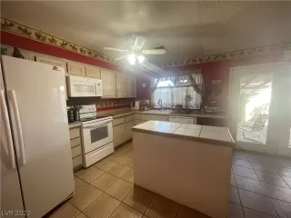 Photo #6: 2372153 Listing