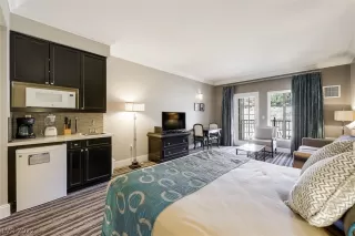 Photo #2: 2372191 Listing