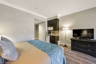 Photo #3: 2372191 Listing