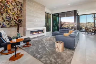 Photo #2: 2372207 Listing