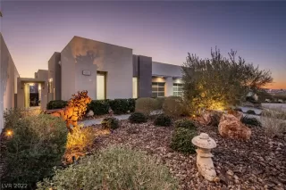 Photo #3: 2372207 Listing