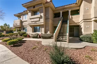 Photo #1: 2372251 Listing