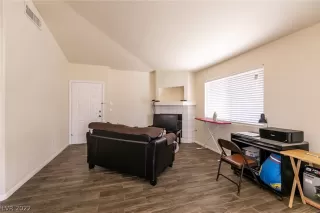 Photo #3: 2372251 Listing