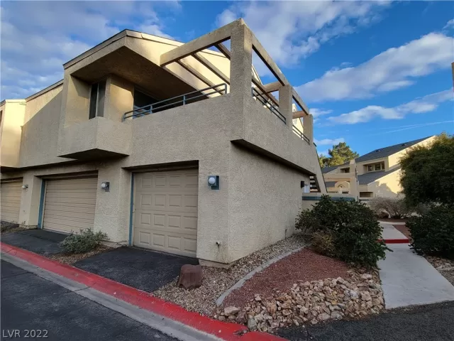 MLS: 2372253 Condo For Sale