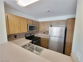 Photo #2: 2372253 Listing