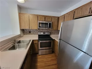 Photo #3: 2372253 Listing