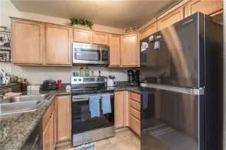 Photo #3: 2372268 Listing