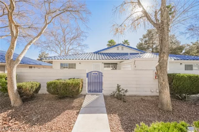 MLS: 2372317 Condo For Sale