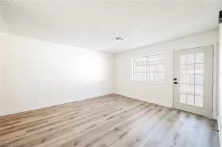 Photo #5: 2372317 Listing