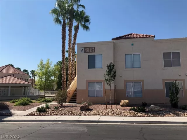 MLS: 2372321 Condo For Sale