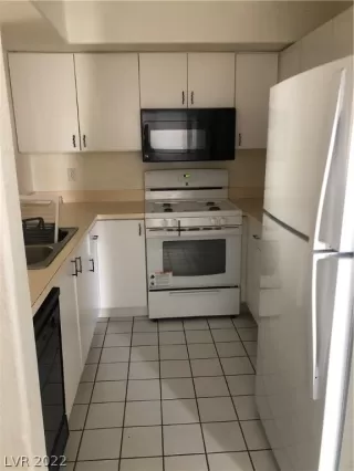 Photo #5: 2372321 Listing 