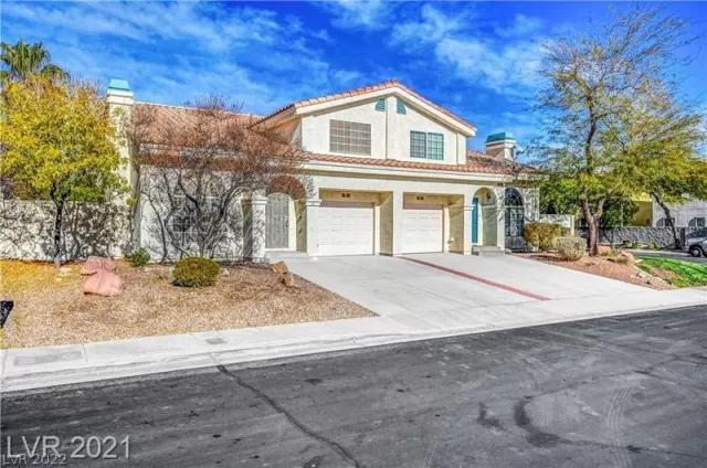 MLS: 2372324 Condo For Sale