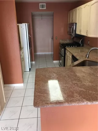 Photo #3: 2372324 Listing 