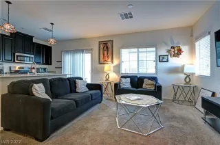Photo #2: 2372339 Listing