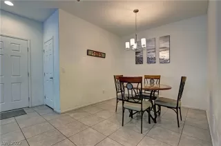 Photo #3: 2372339 Listing