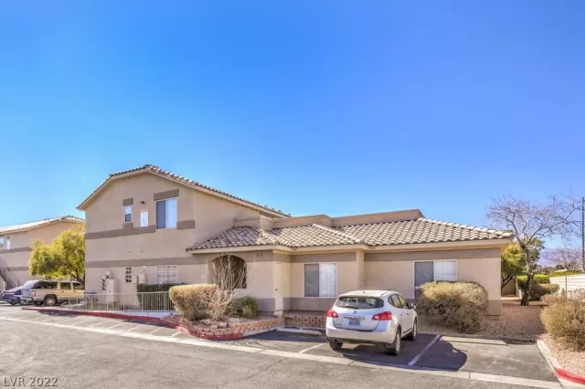 MLS: 2372363 Condo For Sale