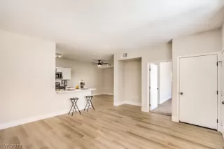 Photo #2: 2372363 Listing