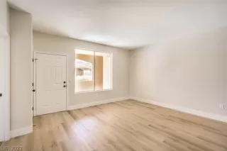 Photo #6: 2372363 Listing