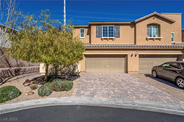 MLS: 2372367 Condo For Sale