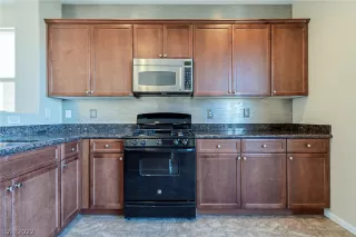 Photo #1: 2372367 Listing