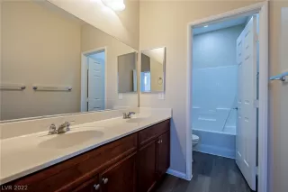 Photo #3: 2372367 Listing