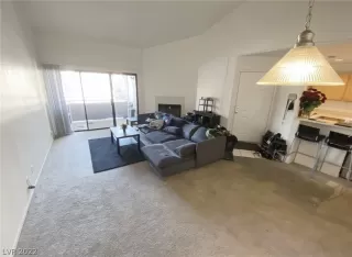 Photo #2: 2372379 Listing 