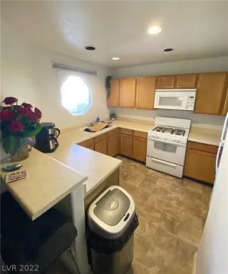 Photo #4: 2372379 Listing 