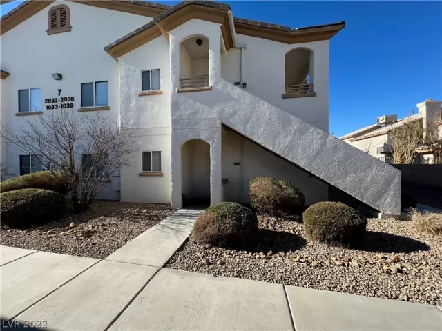 MLS: 2372393 Condo For Sale