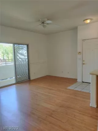 Photo #3: 2372395 Listing