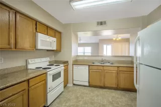 Photo #6: 2372440 Listing