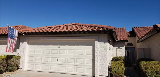 MLS: 2372461 Condo For Sale