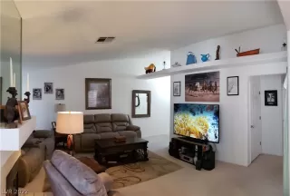 Photo #5: 2372461 Listing 