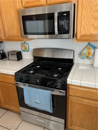 Photo #4: 2372466 Listing 